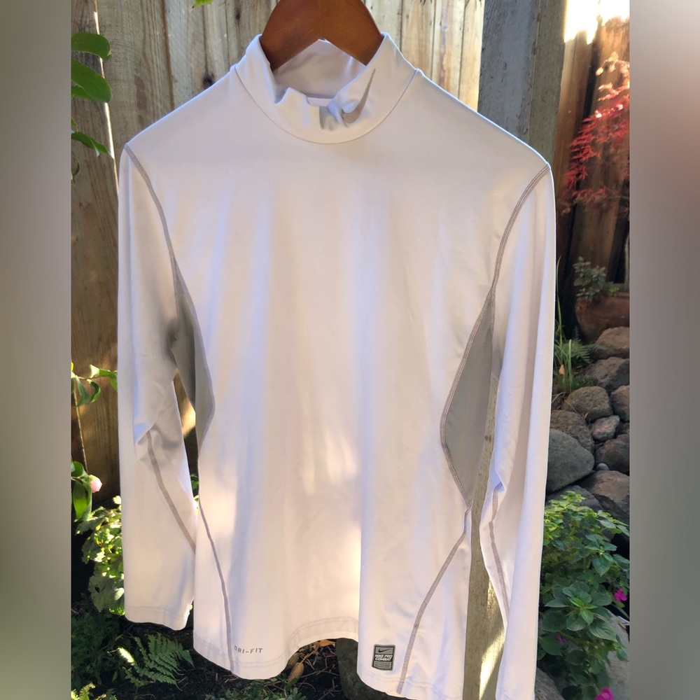 Nike Pro Men’s Dri-Fit Fitness Long Sleeve Top  Size Medium LIKE NEW!